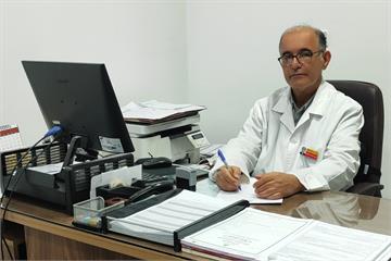 پیشگیری آگاهانه، کلید کنترل ایدز / تأکید دکتر فاطمی بر آموزش و رفتار سالم در پیشگیری از ابتلا به HIV